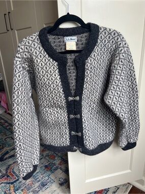 L.L. Bean Vintage Norwegian Wool Blend Cardigan Sweater, Pewter Clasps Medium